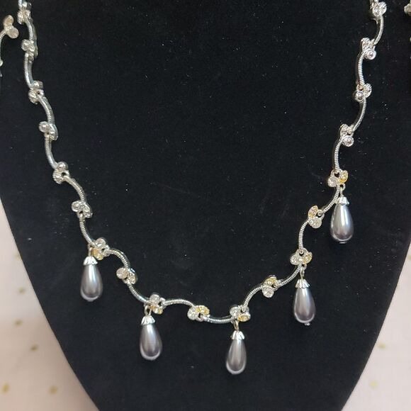 Fashion Jewelry with Metallic Teardrop Stones necklace and earrings set - Picture 2 of 5